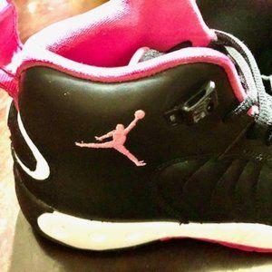 Nike Pink and black size 4